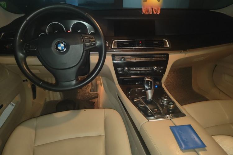 Used BMW 7 Series 2011 730Li Elegant Model Center Console