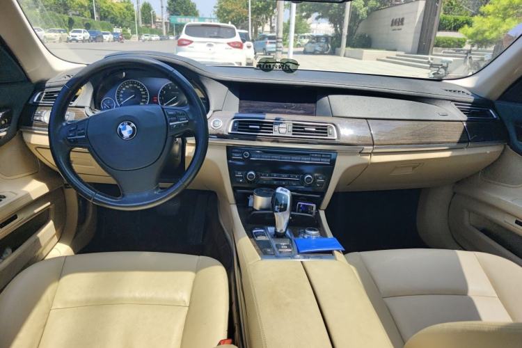 Used BMW 7 Series 2011 730Li Elegant Model Center Console