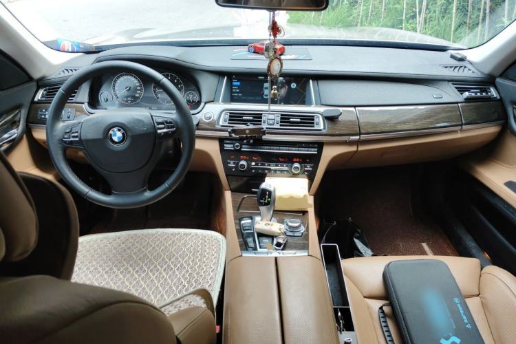 Used BMW 7 Series 2011 730Li Elegant Model Center Console