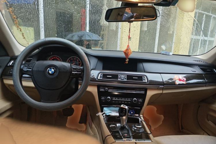 Used BMW 7 Series 2011 730Li Elegant Model Center Console