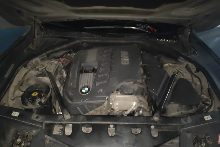 Used BMW 7 Series 2011 730Li Elegant Model Engine Bay