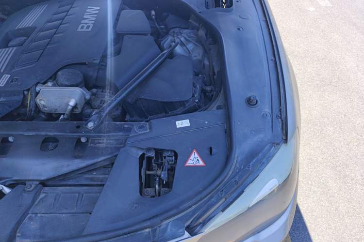 Used BMW 7 Series 2011 730Li Elegant Model Engine Bay Left