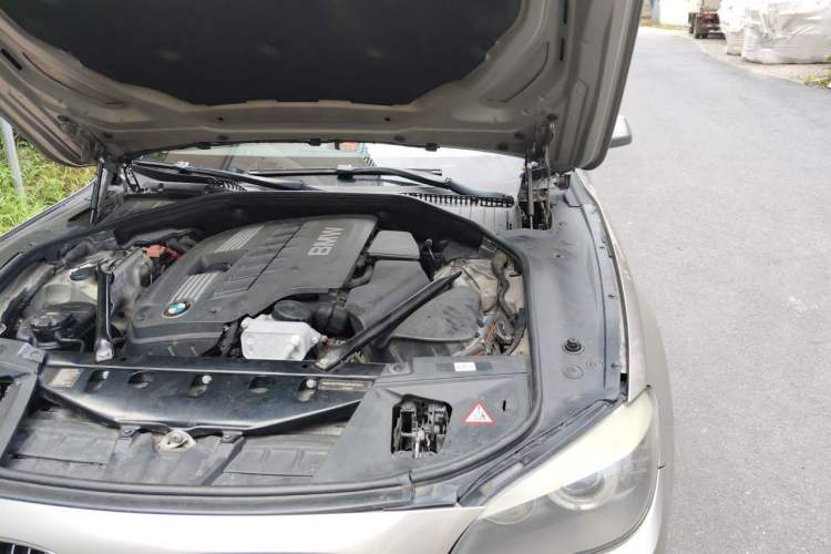 Used BMW 7 Series 2011 730Li Elegant Model Engine Bay Left