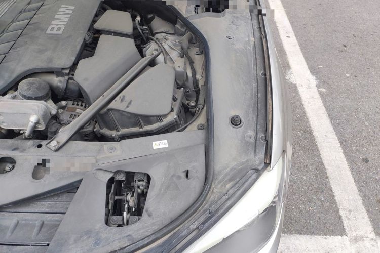 Used BMW 7 Series 2011 730Li Elegant Model Engine Bay Left