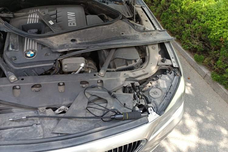 Used BMW 7 Series 2011 730Li Elegant Model Engine Bay Left