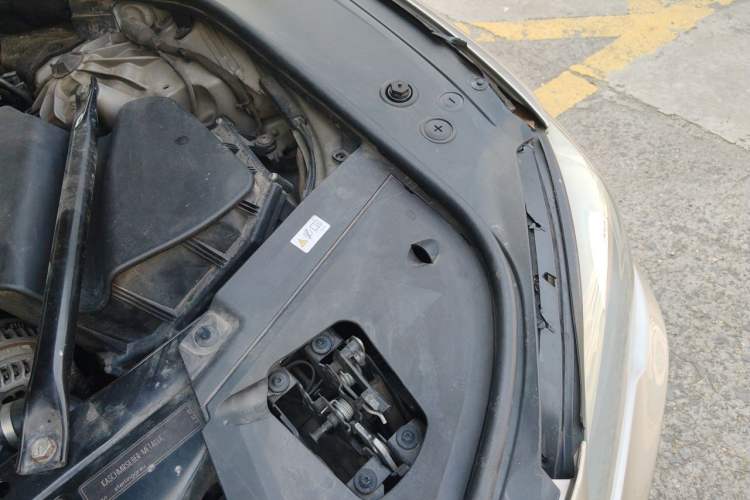 Used BMW 7 Series 2011 730Li Elegant Model Engine Bay Left