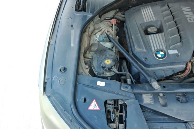 Used BMW 7 Series 2011 730Li Elegant Model Engine Bay Right