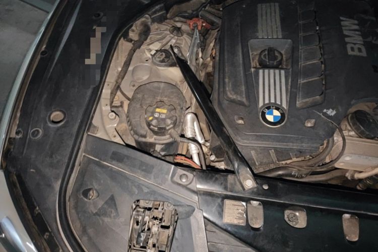 Used BMW 7 Series 2011 730Li Elegant Model Engine Bay Right