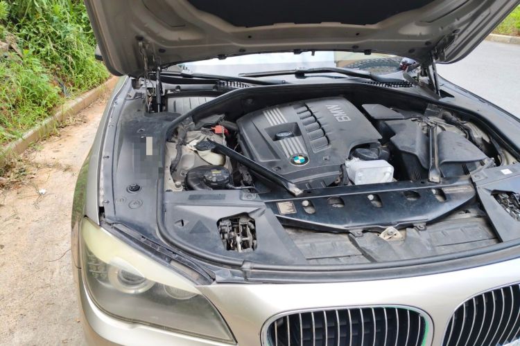 Used BMW 7 Series 2011 730Li Elegant Model Engine Bay Right