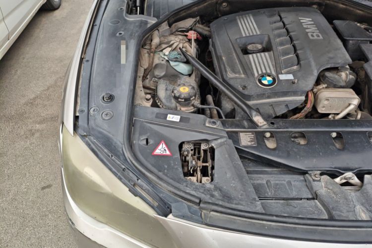 Used BMW 7 Series 2011 730Li Elegant Model Engine Bay Right