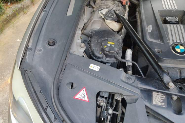 Used BMW 7 Series 2011 730Li Elegant Model Engine Bay Right