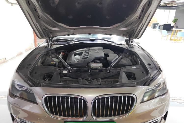 Used BMW 7 Series 2011 730Li Elegant Model Engine Bay