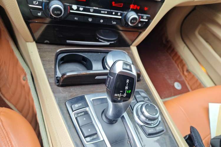 Used BMW 7 Series 2011 740Li Steinway Limited Edition Gear Lever