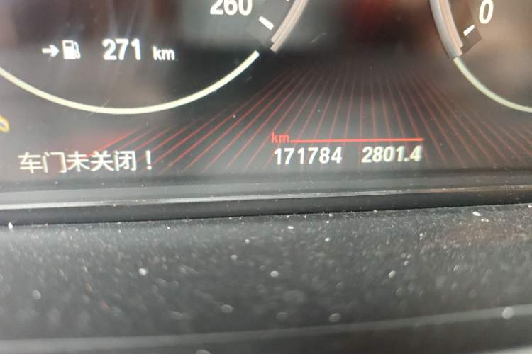 Used BMW 7 Series 2011 730Li Elegant Model Odometer Close Up