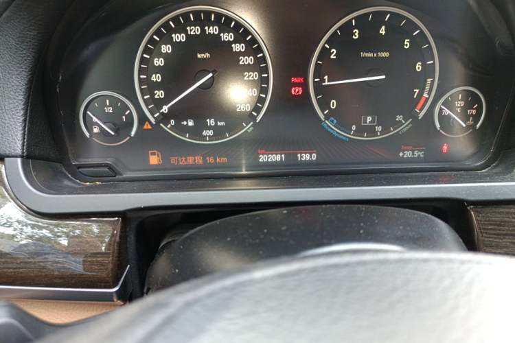 Used BMW 7 Series 2011 730Li Elegant Model Odometer Close Up