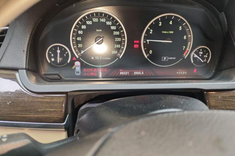 Used BMW 7 Series 2011 730Li Elegant Model Odometer Close Up