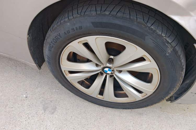 Used BMW 7 Series 2011 730Li Elegant Model Right Front Wheel Hub