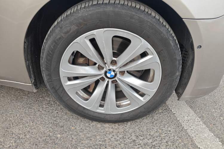 Used BMW 7 Series 2011 730Li Elegant Model Right Front Wheel Hub