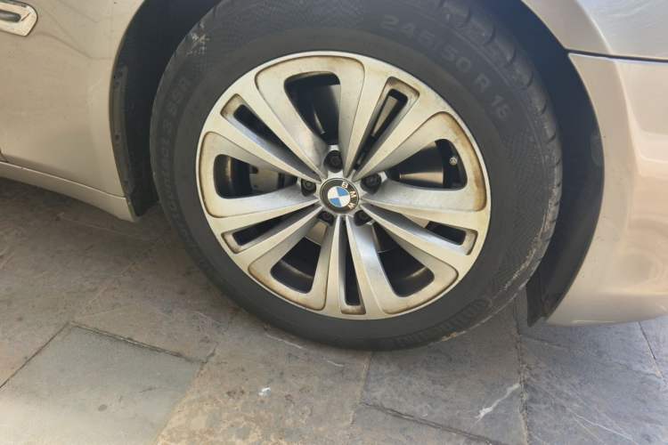Used BMW 7 Series 2011 730Li Elegant Model Right Front Wheel Hub