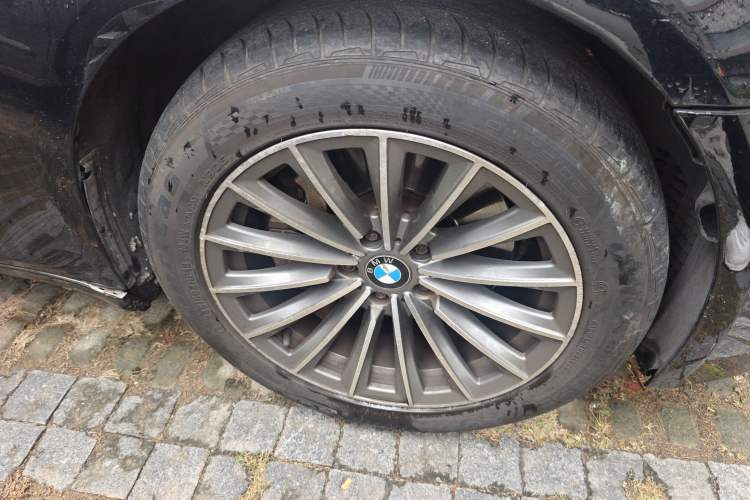 Used BMW 7 Series 2011 730Li Elegant Model Right Front Wheel Hub
