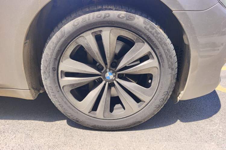 Used BMW 7 Series 2011 730Li Elegant Model Right Front Wheel Hub