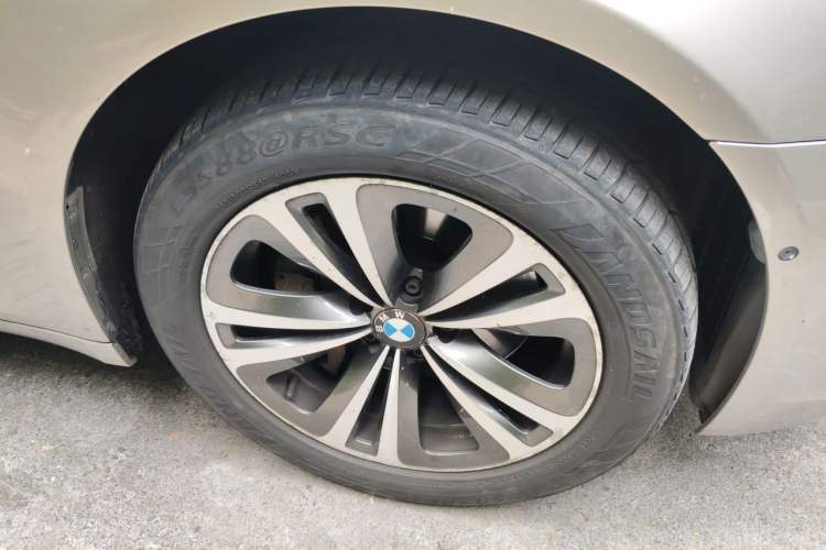 Used BMW 7 Series 2011 730Li Elegant Model Right Front Wheel Hub