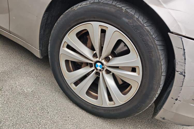 Used BMW 7 Series 2011 730Li Elegant Model Right Front Wheel Hub