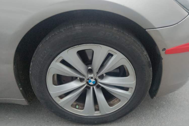 Used BMW 7 Series 2011 730Li Elegant Model Right Front Wheel Hub
