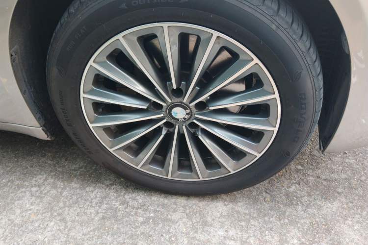 Used BMW 7 Series 2011 730Li Elegant Model Right Front Wheel Hub