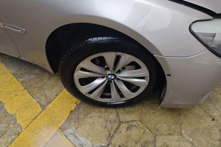 Used BMW 7 Series 2011 730Li Elegant Model Right Front Wheel Hub