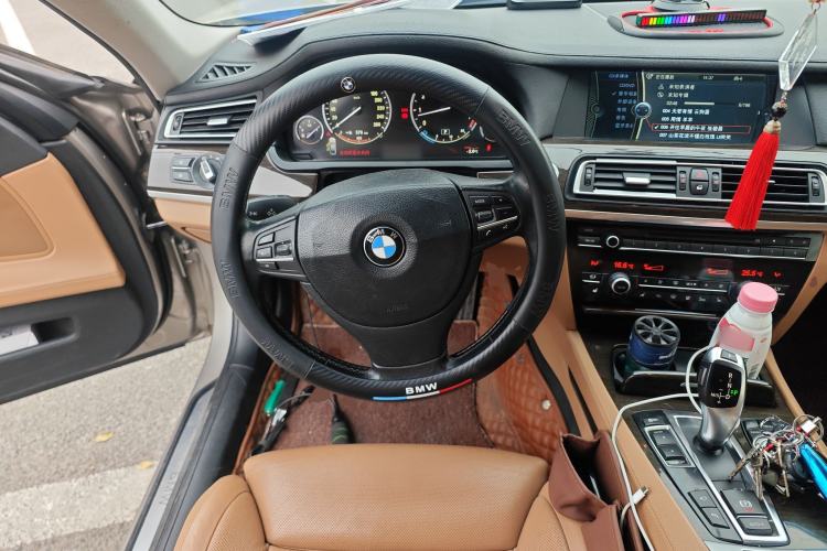 Used BMW 7 Series 2011 730Li Elegant Model Steering Wheel
