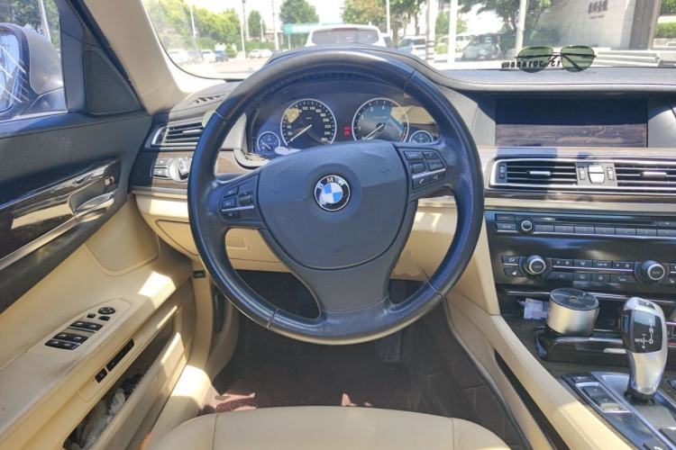 Used BMW 7 Series 2011 730Li Elegant Model Steering Wheel