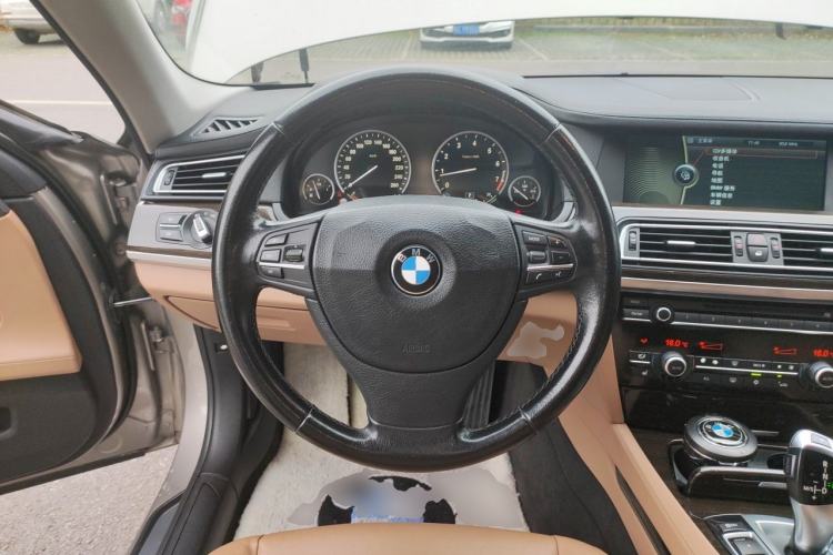 Used BMW 7 Series 2011 730Li Elegant Model Steering Wheel