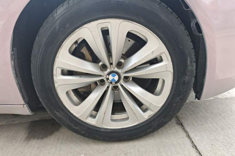 Used BMW 7 Series 2011 730Li Elegant Model Right Front Wheel Hub