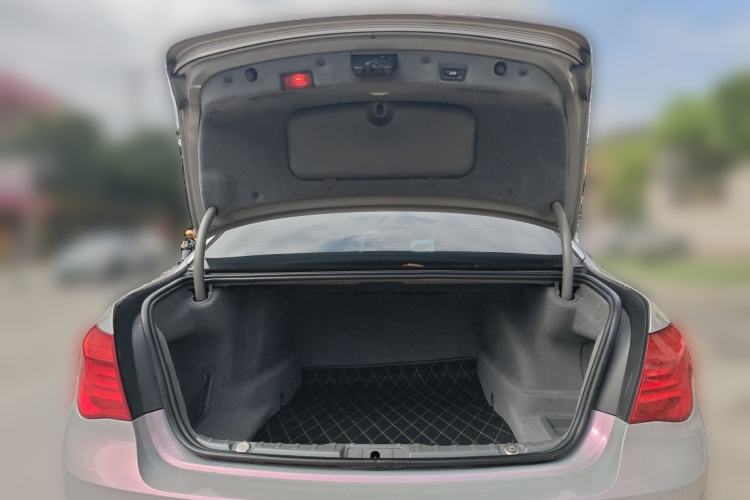 Used BMW 7 Series 2011 730Li Elegant Model Trunk