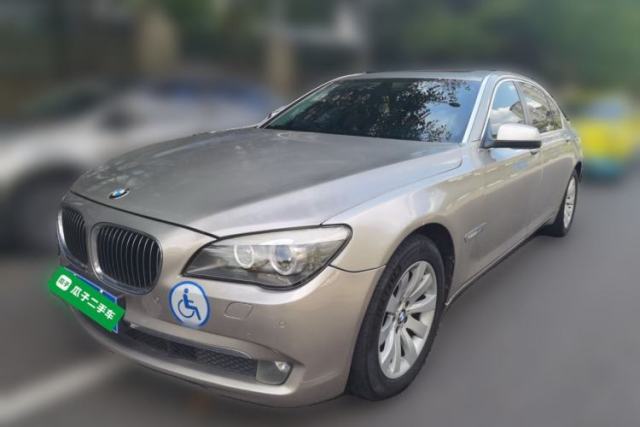 Ojetý BMW 7 Series 2011 740Li, 3.0-liter gasoline, automatic transmission, 5 seats
