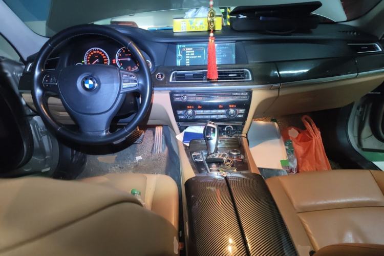 Used BMW 7 Series 2011 730Li Elegant Model Center Console