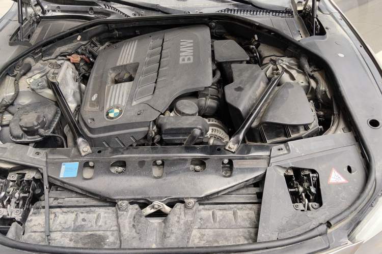 Used BMW 7 Series 2011 730Li Elegant Model Engine Bay