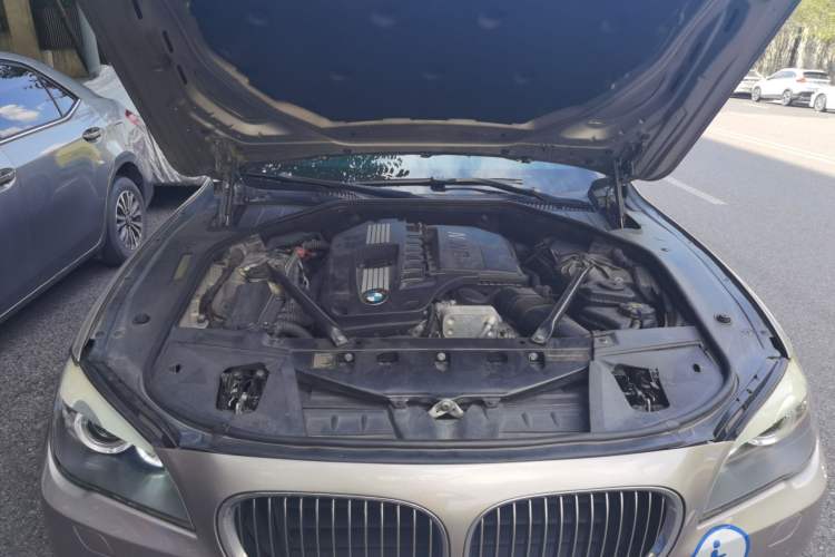 Used BMW 7 Series  Engine Bay