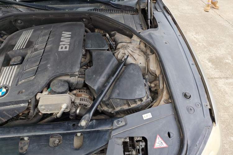 Used BMW 7 Series 2011 730Li Elegant Model Engine Bay Left