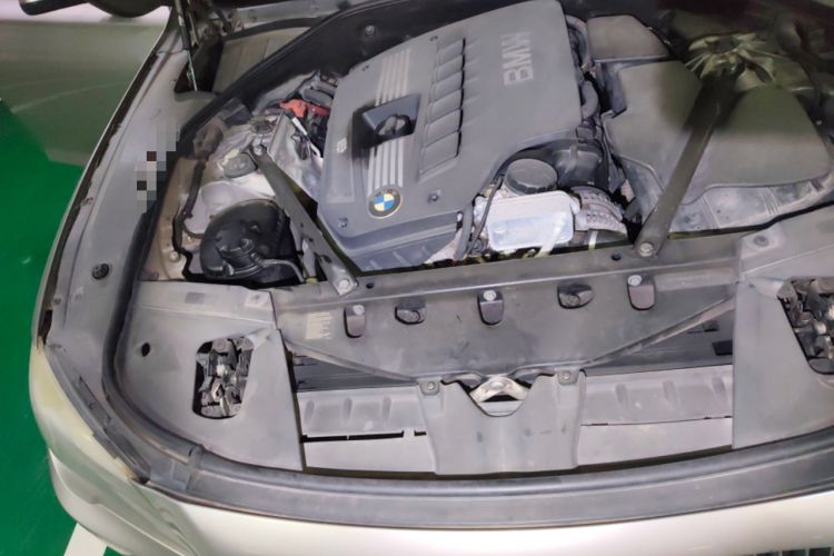Used BMW 7 Series 2011 730Li Elegant Model Engine Bay Right