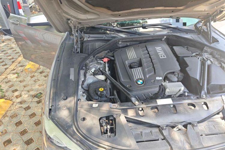 Used BMW 7 Series 2011 730Li Elegant Model Engine Bay Right