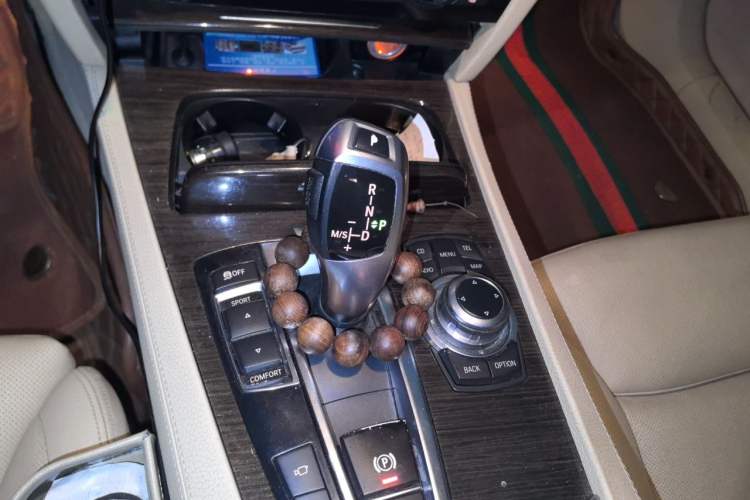 Used BMW 7 Series 2011 740Li Steinway Limited Edition Gear Lever