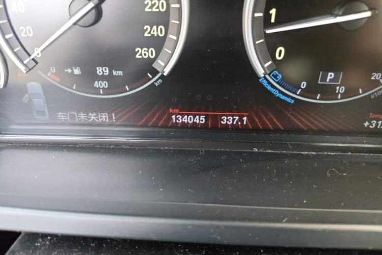 Used BMW 7 Series 2011 730Li Elegant Model Odometer Close Up