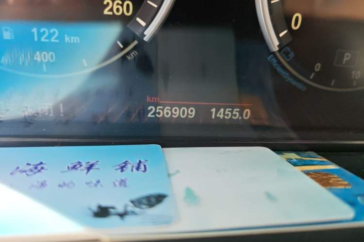 Used BMW 7 Series 2011 730Li Elegant Model Odometer Close Up