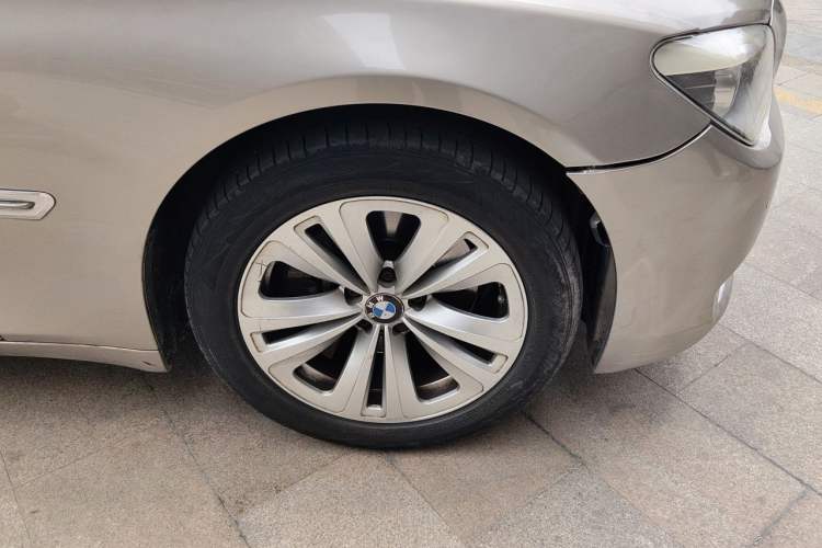 Used BMW 7 Series 2011 730Li Elegant Model Right Front Wheel Hub