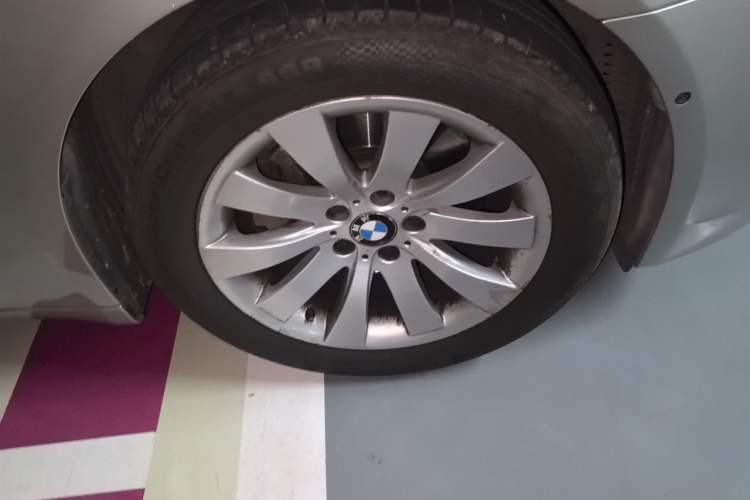 Used BMW 7 Series 2011 740Li Steinway Limited Edition Right Front Wheel Hub