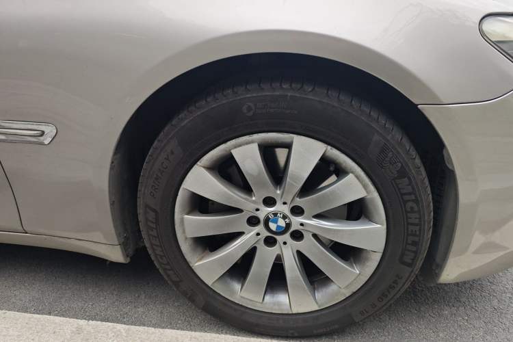 Used BMW 7 Series 2011 730Li Elegant Model Right Front Wheel Hub