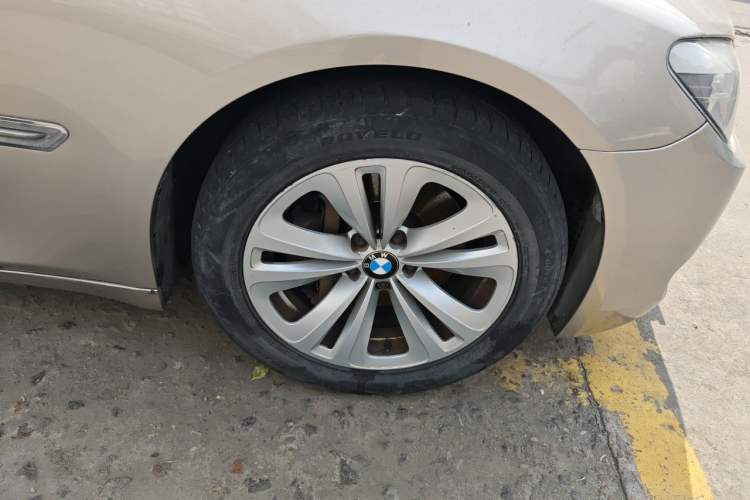 Used BMW 7 Series 2011 730Li Elegant Model Right Front Wheel Hub