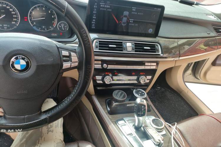 Used BMW 7 Series 2011 730Li Elegant Model Audio And AC Panel